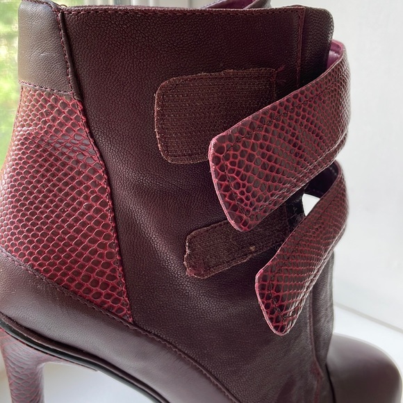 BCBG boots - Picture 8 of 9